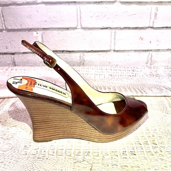 Steve Madden Abbaa Tortoise Shell Peep Toe Wedges - Picture 7 of 14